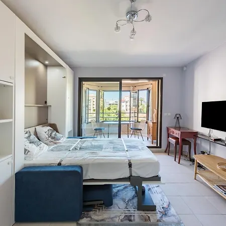 Beau Veranda A Deux Pas De La - Parking Inclus Juan-les-Pins