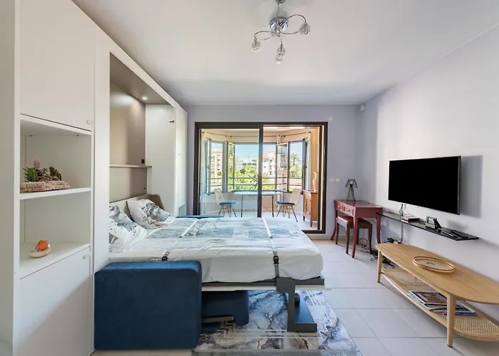 Beau Véranda à Deux Pas De La - Parking Inclus Juan-les-Pins