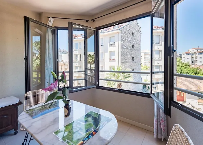 Beau Véranda à Deux Pas De La - Parking Inclus Juan-les-Pins